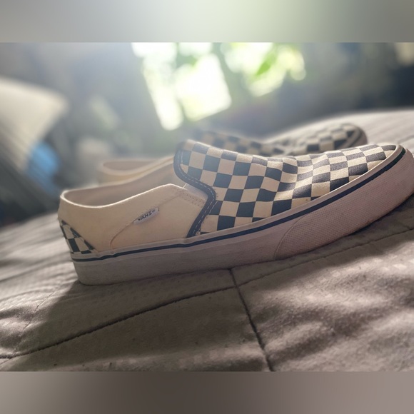 ~ Van’s Checkered Slip On Shoes ~ - Picture 1 of 6